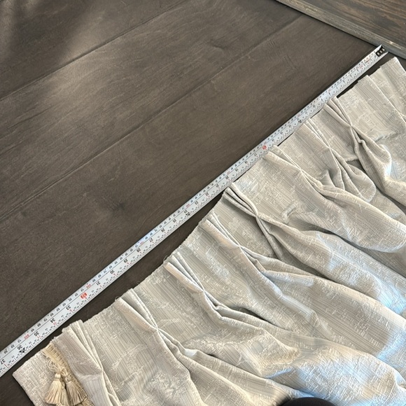 SET OF 2 CUSTOM MADE DROAES WITH FRINGE LINED - Picture 6 of 7